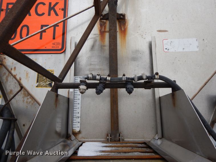 image for item DF6374 2006 International 7400  dump truck