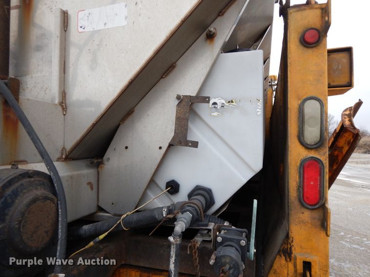 image for item DF6374 2006 International 7400  dump truck