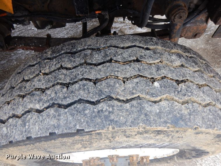 image for item DF6374 2006 International 7400  dump truck