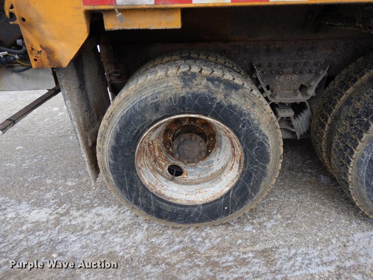 image for item DF6374 2006 International 7400  dump truck