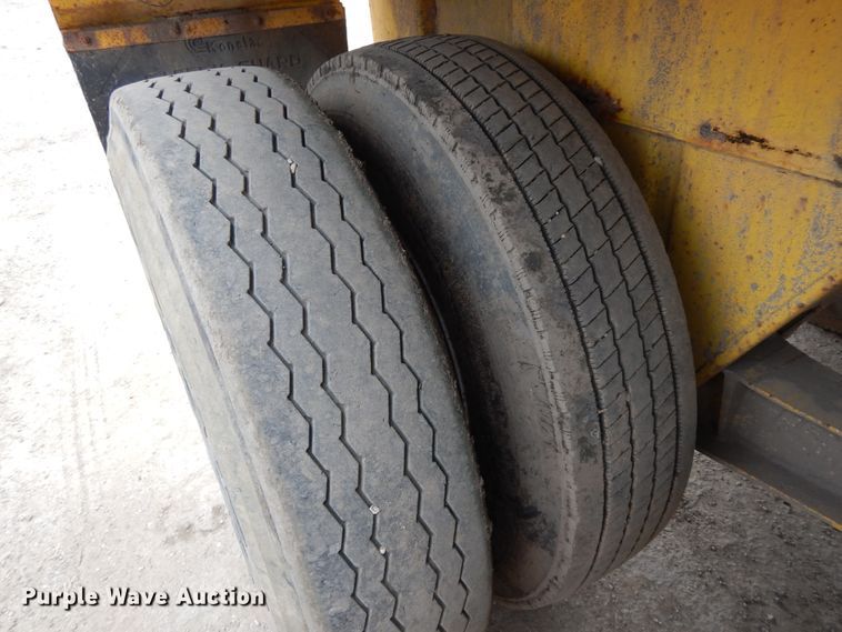 image for item DF6765 1980 Dorsey  end dump trailer