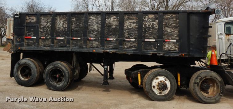 image for item DF6767 1979 Summit  end dump trailer