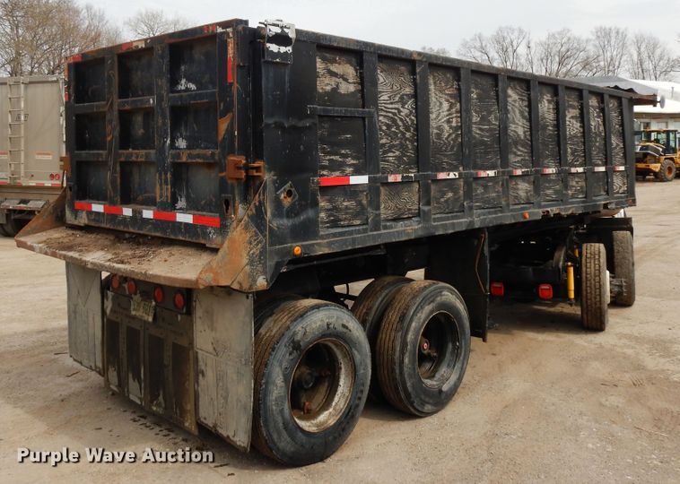 image for item DF6767 1979 Summit  end dump trailer
