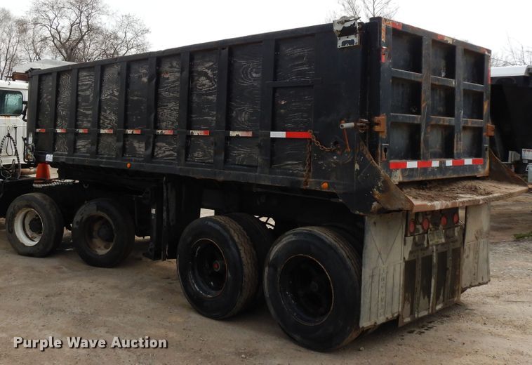 image for item DF6767 1979 Summit  end dump trailer