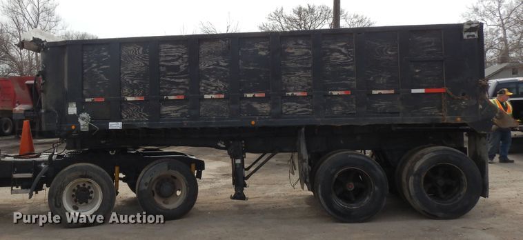 image for item DF6767 1979 Summit  end dump trailer