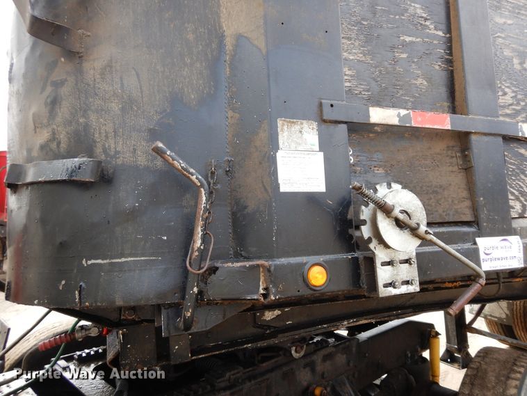 image for item DF6767 1979 Summit  end dump trailer