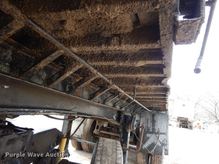 image for item DF6767 1979 Summit  end dump trailer