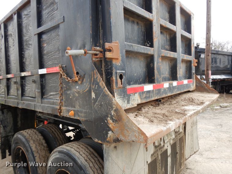image for item DF6767 1979 Summit  end dump trailer