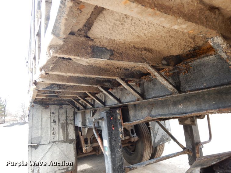 image for item DF6767 1979 Summit  end dump trailer