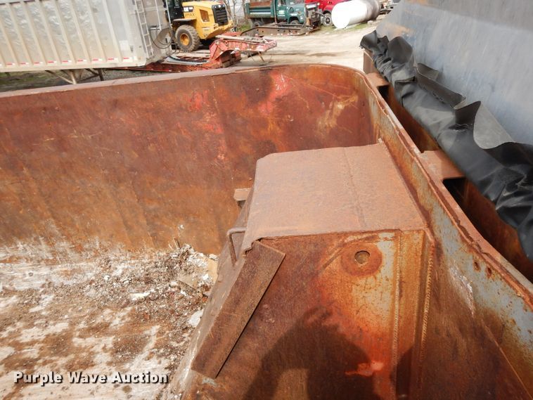 image for item DF6767 1979 Summit  end dump trailer