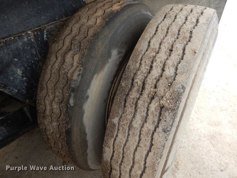 image for item DF6767 1979 Summit  end dump trailer