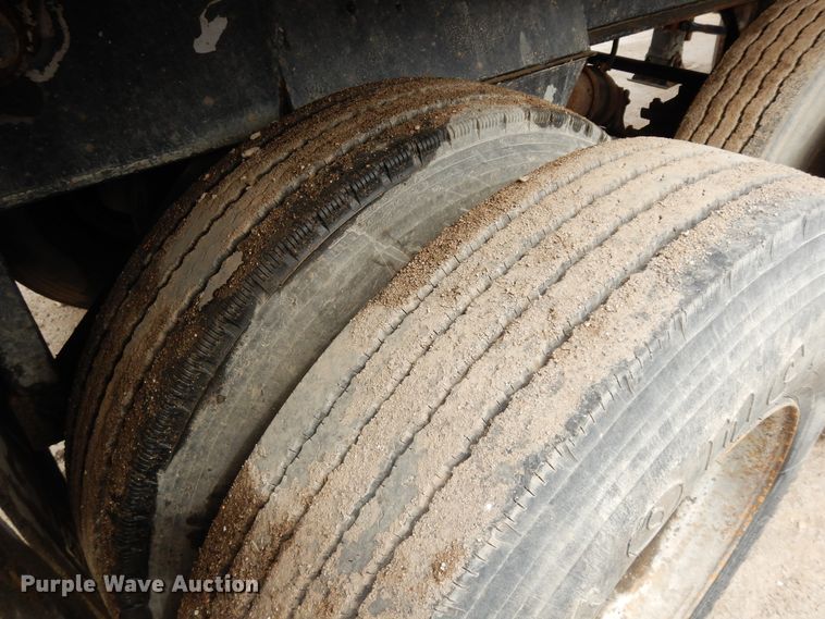 image for item DF6767 1979 Summit  end dump trailer