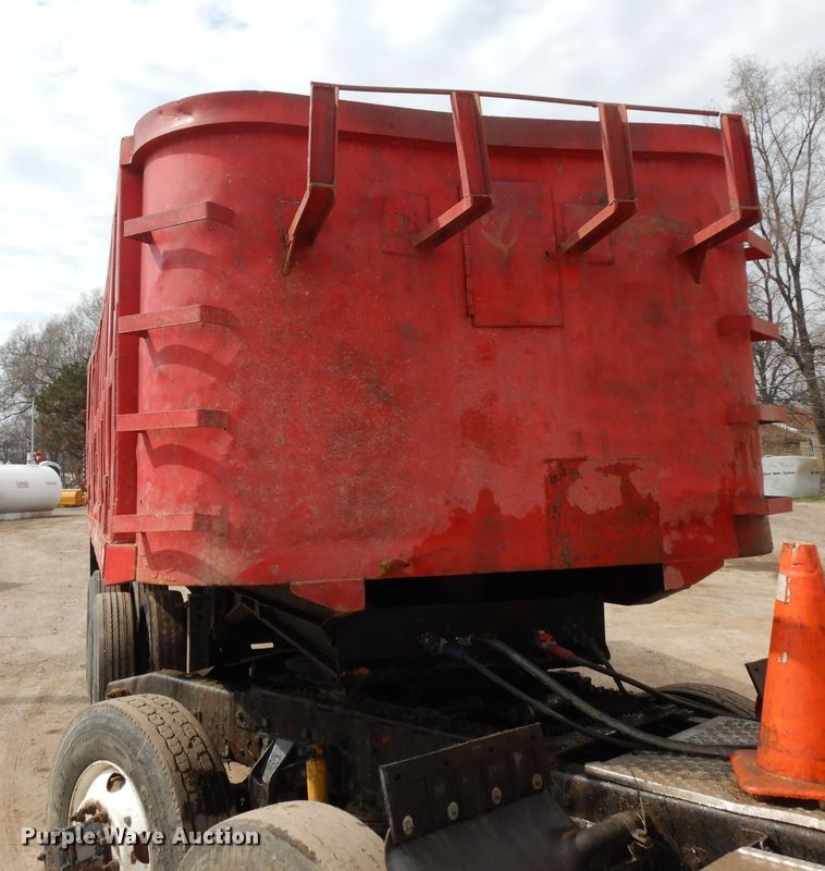 image for item DF6768 1970 Trailco  end dump trailer