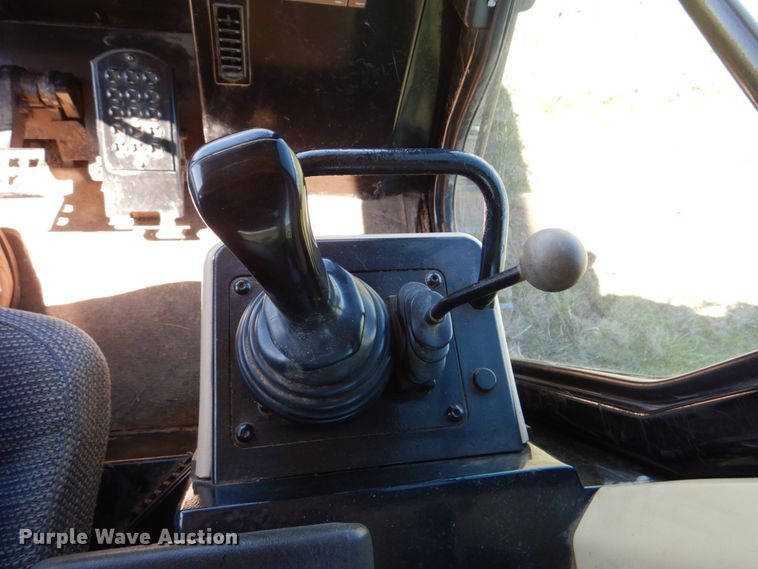 image for item DH5480 2003 Caterpillar 963C  track loader