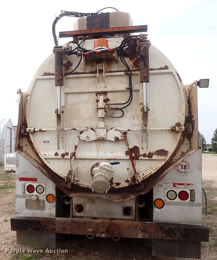 image for item DI4728 2003 Sterling L-Line  vacuum truck