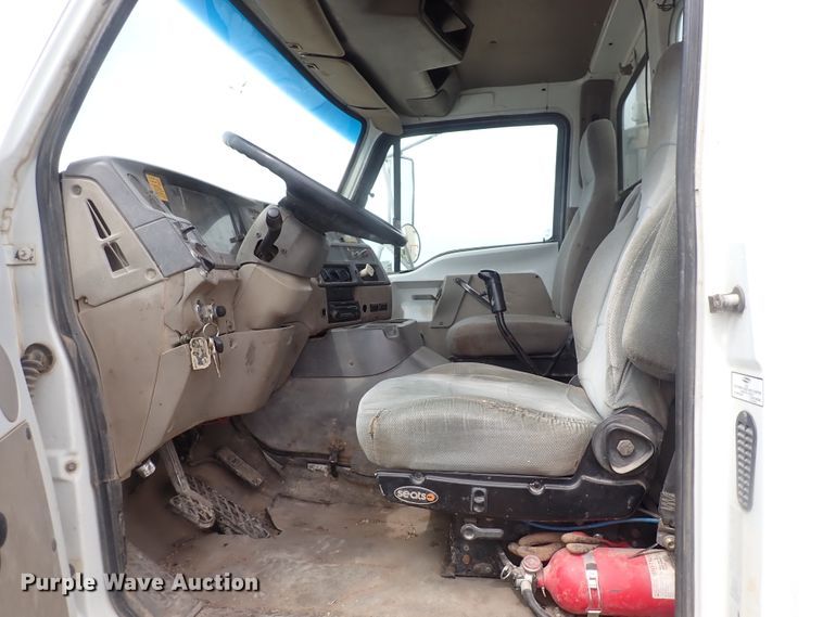 image for item DI4728 2003 Sterling L-Line  vacuum truck