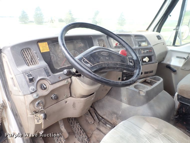 image for item DI4728 2003 Sterling L-Line  vacuum truck