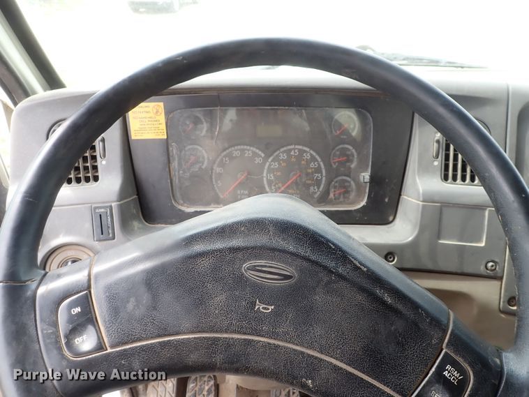 image for item DI4728 2003 Sterling L-Line  vacuum truck