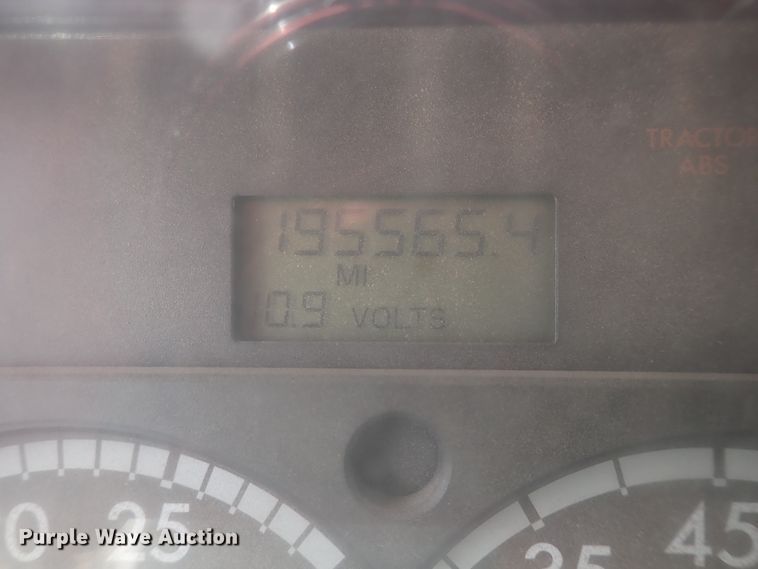 image for item DI4728 2003 Sterling L-Line  vacuum truck