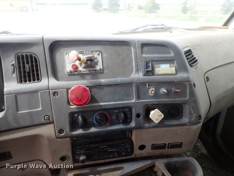 image for item DI4728 2003 Sterling L-Line  vacuum truck