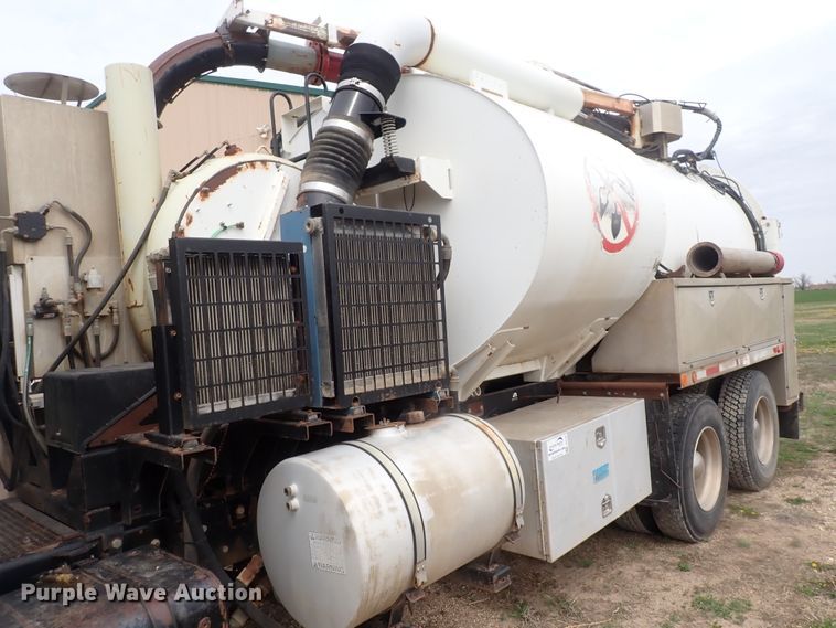 image for item DI4728 2003 Sterling L-Line  vacuum truck