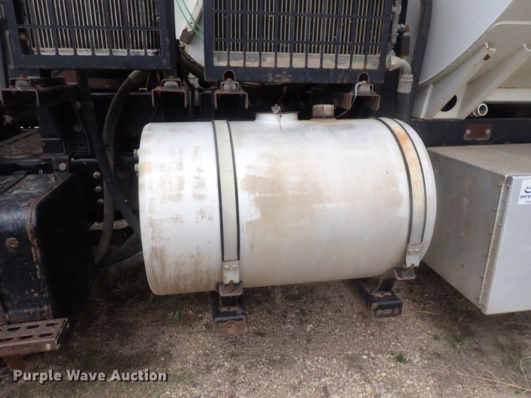 image for item DI4728 2003 Sterling L-Line  vacuum truck