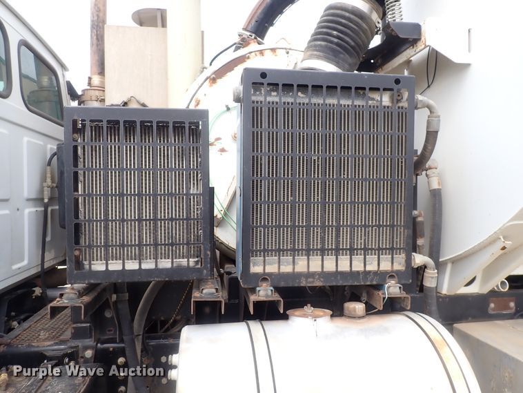 image for item DI4728 2003 Sterling L-Line  vacuum truck