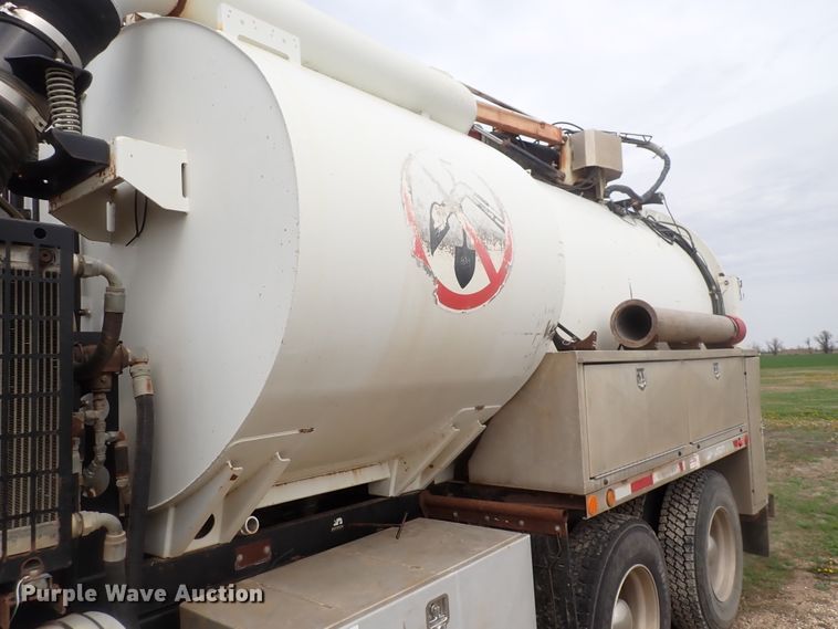 image for item DI4728 2003 Sterling L-Line  vacuum truck