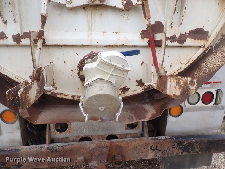 image for item DI4728 2003 Sterling L-Line  vacuum truck