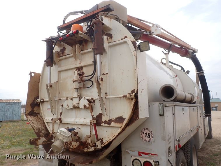 image for item DI4728 2003 Sterling L-Line  vacuum truck