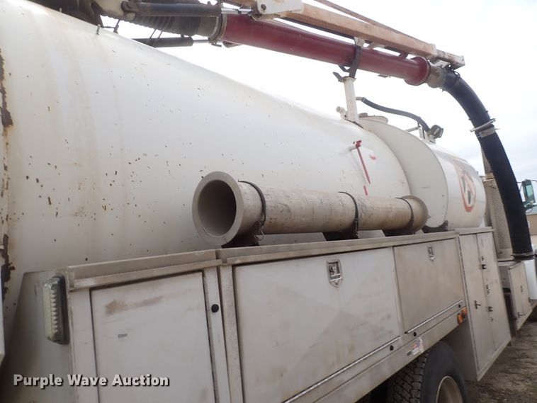 image for item DI4728 2003 Sterling L-Line  vacuum truck