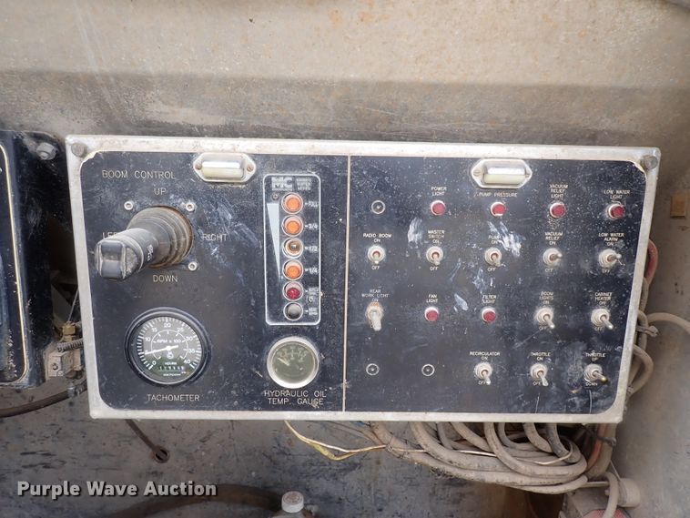 image for item DI4728 2003 Sterling L-Line  vacuum truck