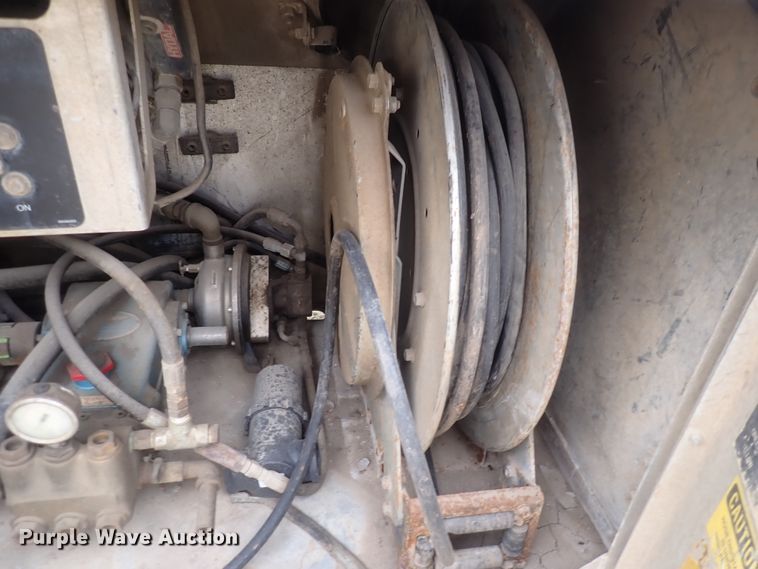 image for item DI4728 2003 Sterling L-Line  vacuum truck