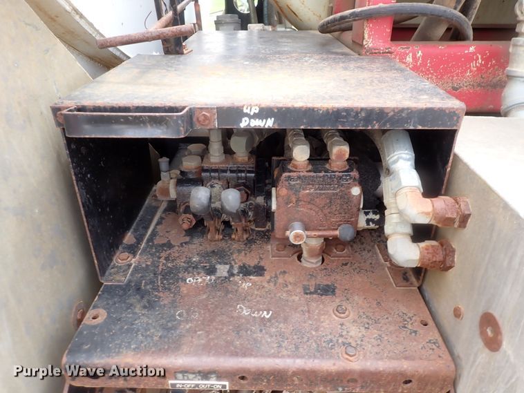 image for item DI4728 2003 Sterling L-Line  vacuum truck