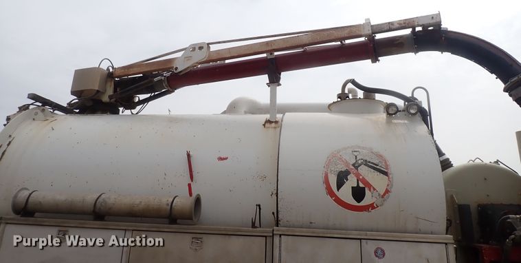 image for item DI4728 2003 Sterling L-Line  vacuum truck