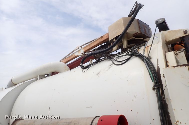 image for item DI4728 2003 Sterling L-Line  vacuum truck