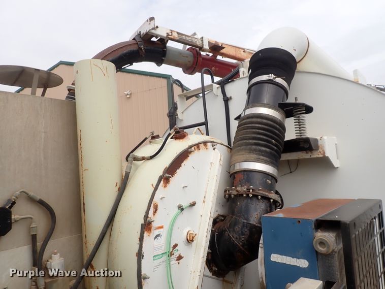 image for item DI4728 2003 Sterling L-Line  vacuum truck