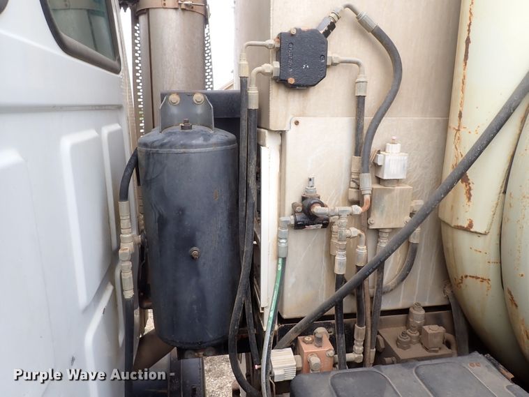 image for item DI4728 2003 Sterling L-Line  vacuum truck