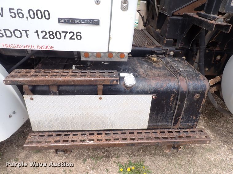 image for item DI4728 2003 Sterling L-Line  vacuum truck