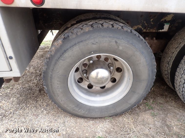 image for item DI4728 2003 Sterling L-Line  vacuum truck