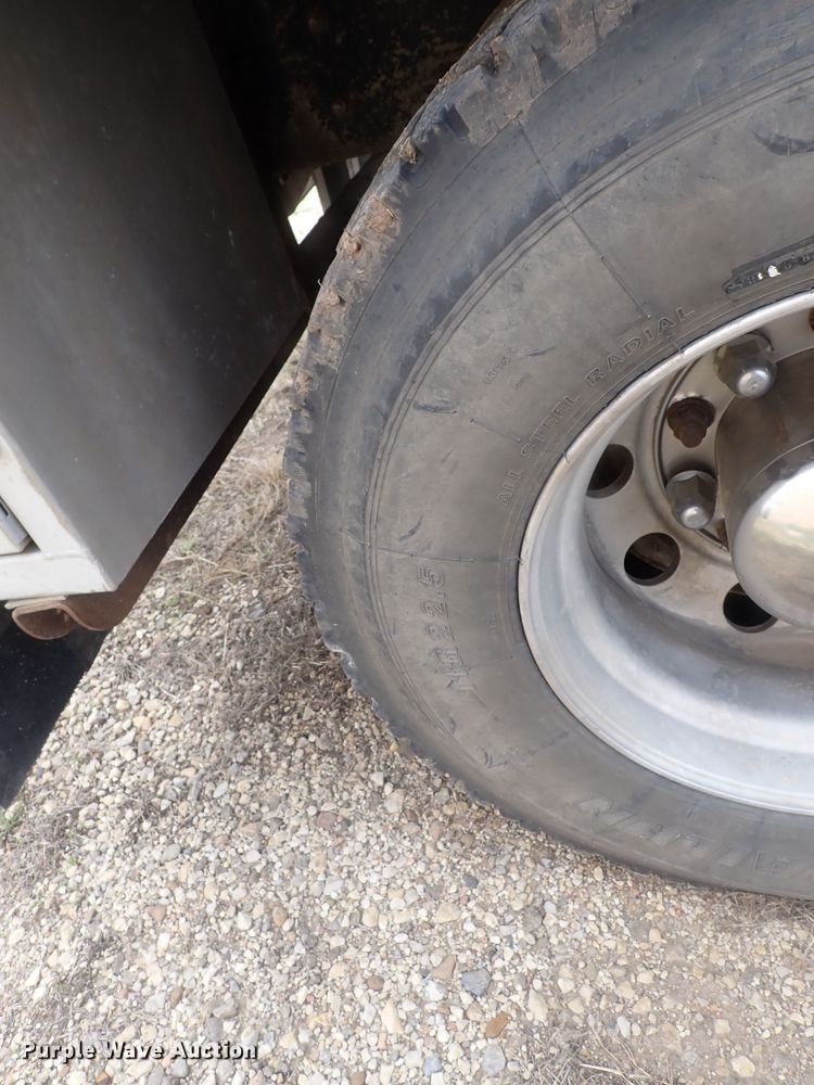 image for item DI4728 2003 Sterling L-Line  vacuum truck