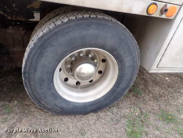 image for item DI4728 2003 Sterling L-Line  vacuum truck