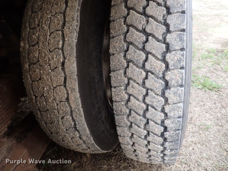 image for item DI4728 2003 Sterling L-Line  vacuum truck