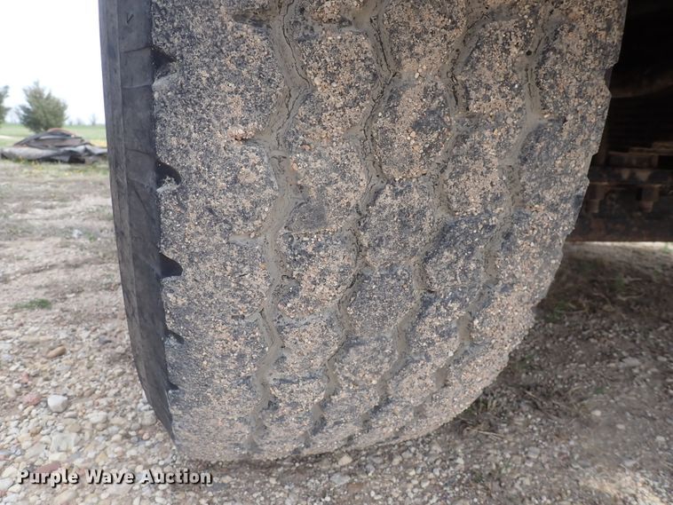 image for item DI4728 2003 Sterling L-Line  vacuum truck