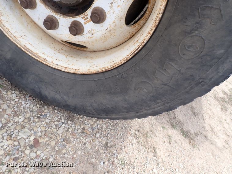 image for item DI4728 2003 Sterling L-Line  vacuum truck