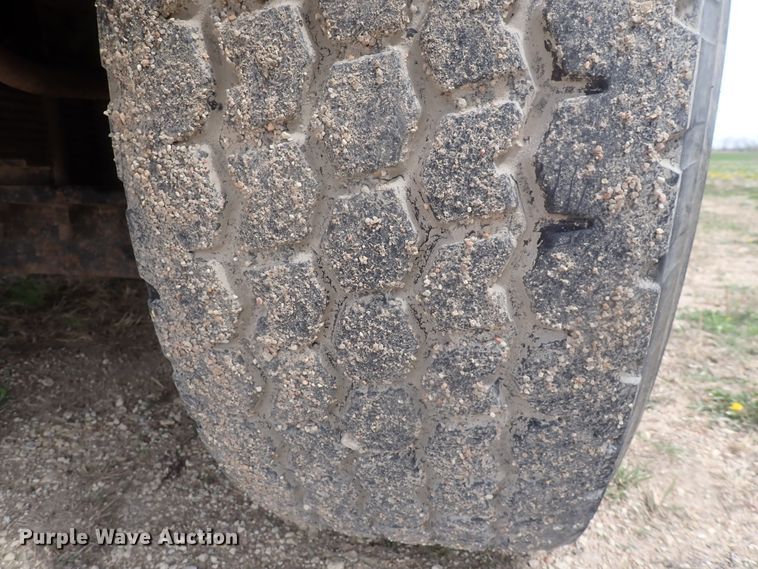 image for item DI4728 2003 Sterling L-Line  vacuum truck