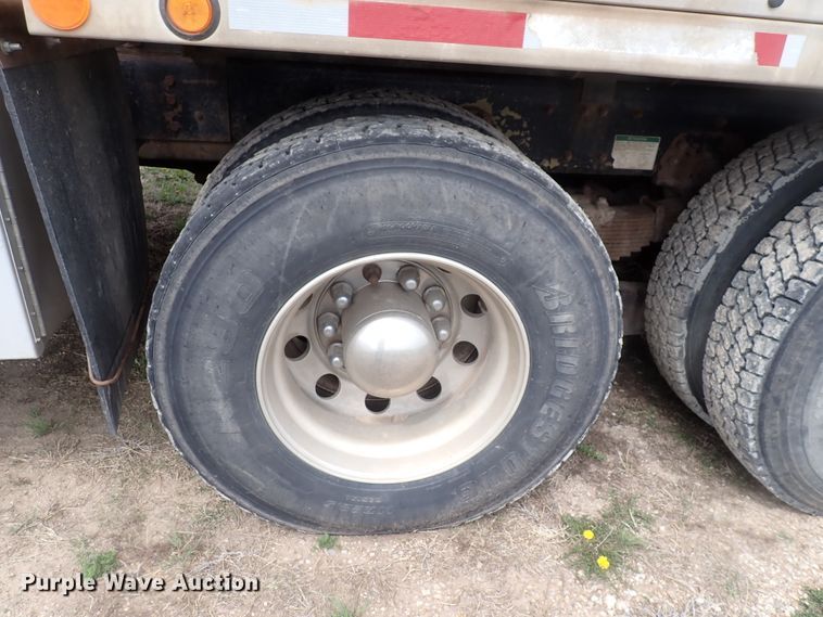 image for item DI4728 2003 Sterling L-Line  vacuum truck