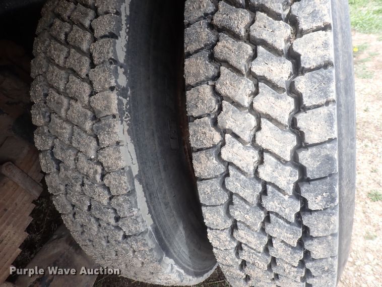 image for item DI4728 2003 Sterling L-Line  vacuum truck