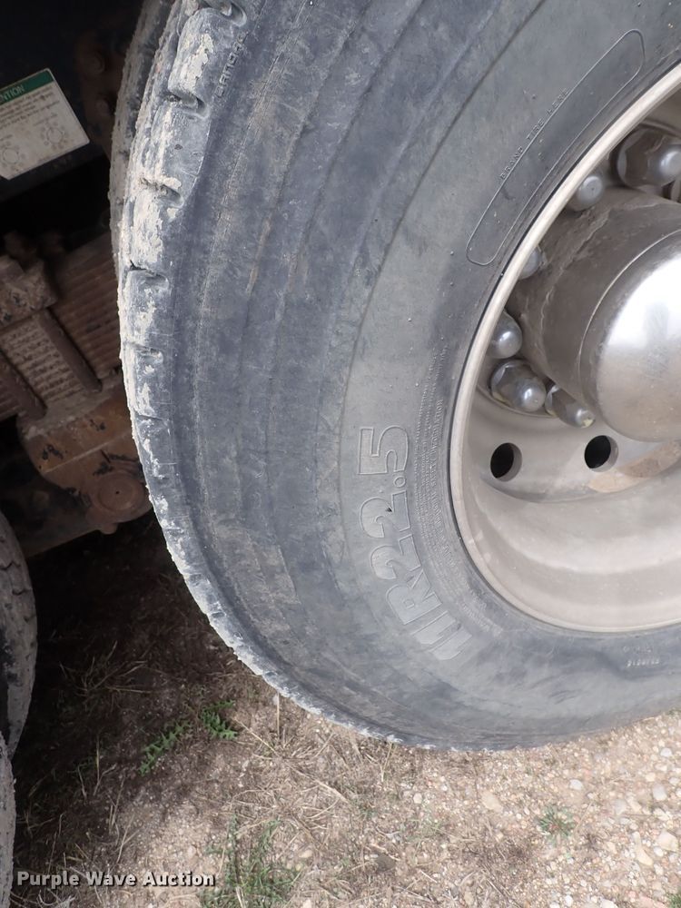 image for item DI4728 2003 Sterling L-Line  vacuum truck