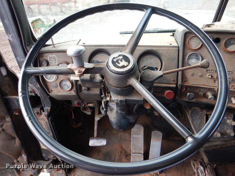 image for item DJ0393 1980 Mack RS600L  dump truck